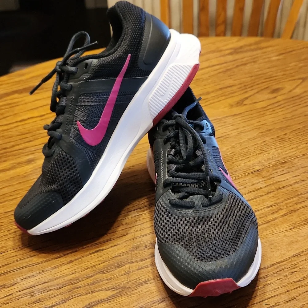 Nike Run Swift 2 Running Sneakers Size 9.5 - Picture 2 of 8